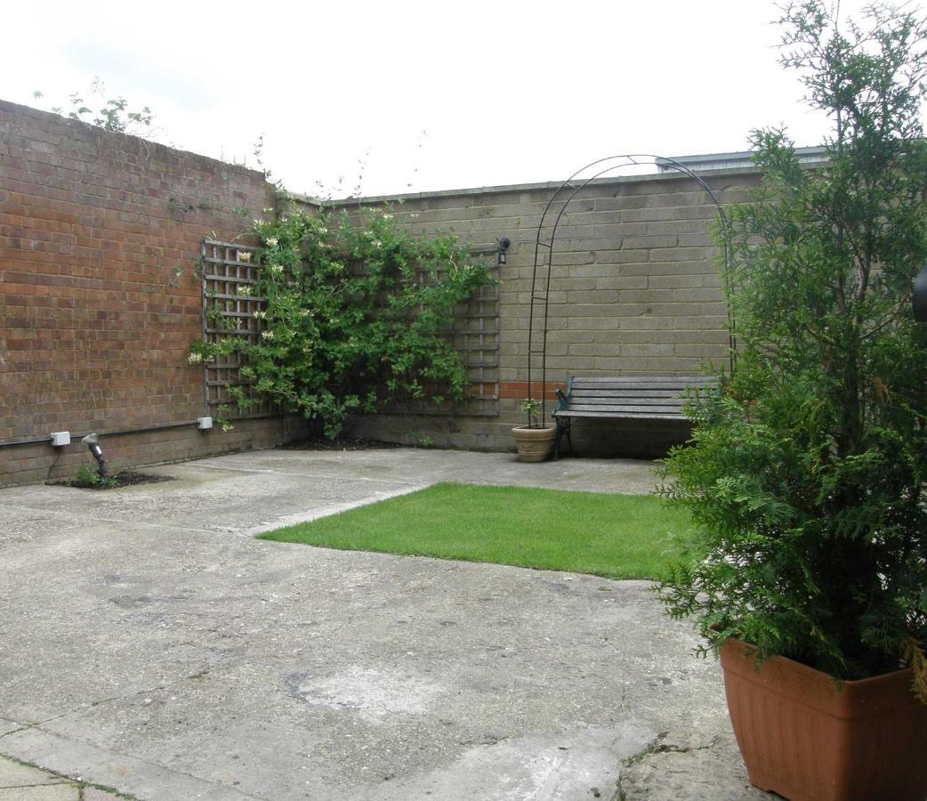 The Bridge Hotel Thrapston  Exterior foto